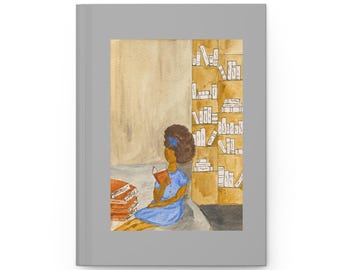 Diario de tapa dura de una joven negra leyendo: arte original, páginas rayadas