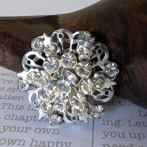 Vintage Unisex Schneeflocke Brosche: 1950er Jahre Anstecknadel, Strass Brosche