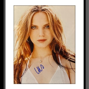 American Beauty Mena Suvari original autographed photo - framed