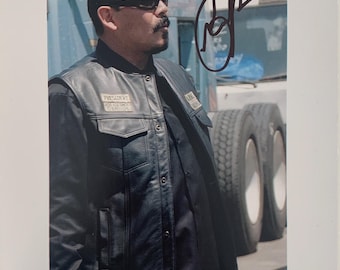 Fotografía original autografiada de Emilio Rivera, de Sons of Anarchy, enmarcada.