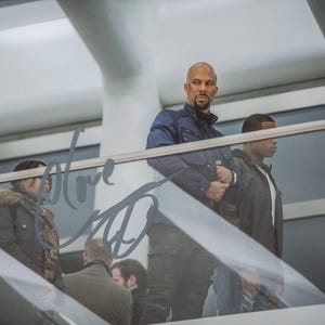 Rapper Common original autographed photo - framed