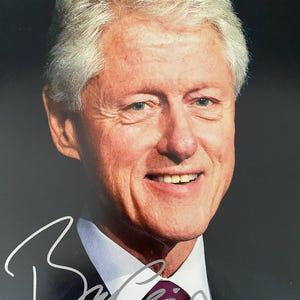 42nd US President Bill Clinton original autographed photo - framed