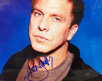 ケニー・ジョンソンのオリジナルサイン入り写真 - 額入り - Etsy 日本