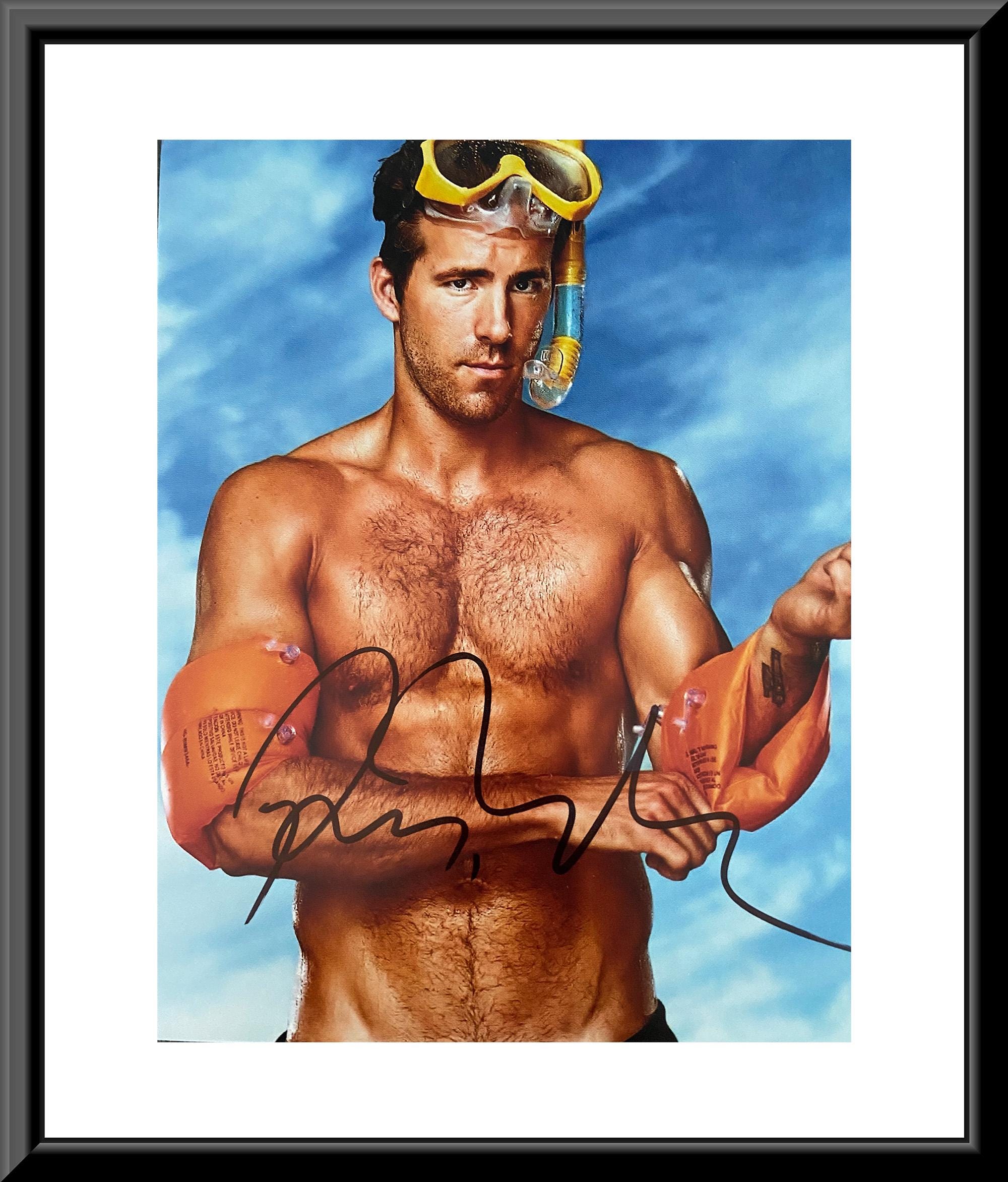 セール…ライアン・レイノルズ直筆サイン入り超大型写真…Ryan Reynolds ライアン・レイノルズ 直筆サイン入り写真 デッドプール ak