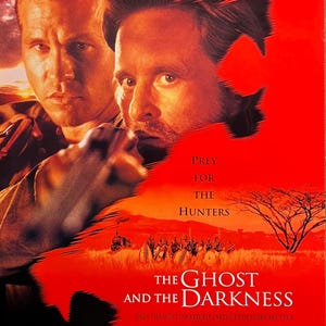 Cartel original de la película El fantasma y la oscuridad de 1996