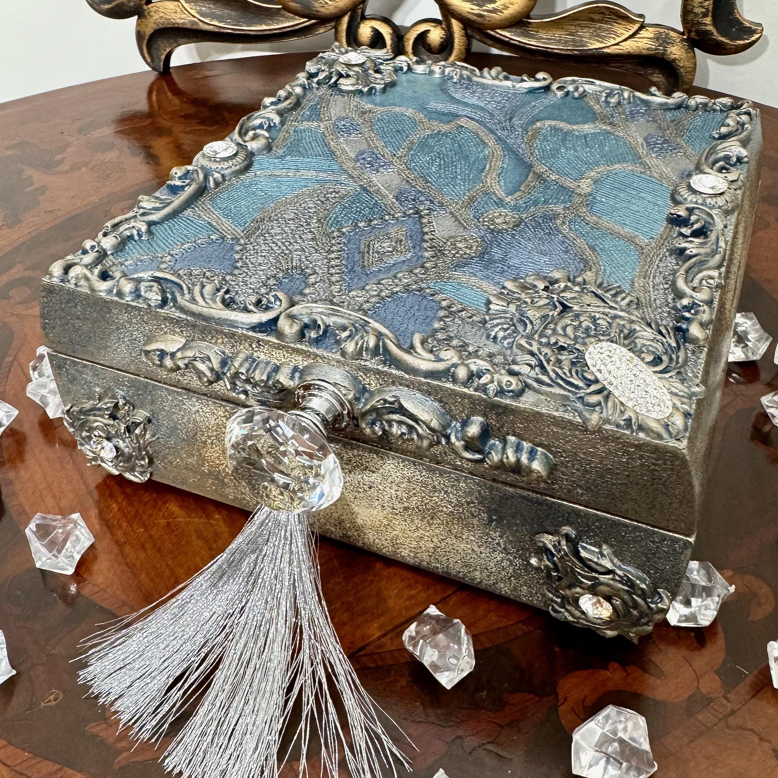 ヴィンテージ　アンティーク調　ハンドメイド　キャビネット　ジュエリーBOX Shabby Chic Jewelry Box, Hand Decorated Wooden Storage, Victorian