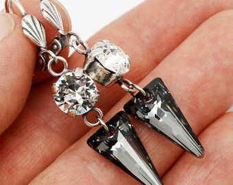 Orecchini in argento nero, orecchini moderni in cristallo, orecchini Spike Silver Night Crystal, orecchini geometrici moderni, gioielli casual alla moda