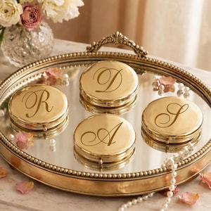Personalized engraved makeup mirror, custom-made round gold pocket mirror with name, bridesmaid gift, wedding favor. Mother's Day gift