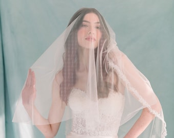 Voile de mariée à deux niveaux - Tulle français avec bord perlé - Voile de tulle doux - Voile fard à joues - Voile de mariage - Voile de mariée en tulle avec fard à joues