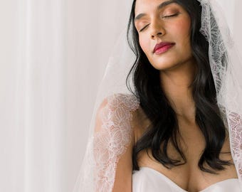 Juliet Cap Veil, Lace Trim Wedding Veil, Illusion Tulle Bridal Veil, Romantic Bridal Veil, Vintage Inspired Veil, Bridal Veil