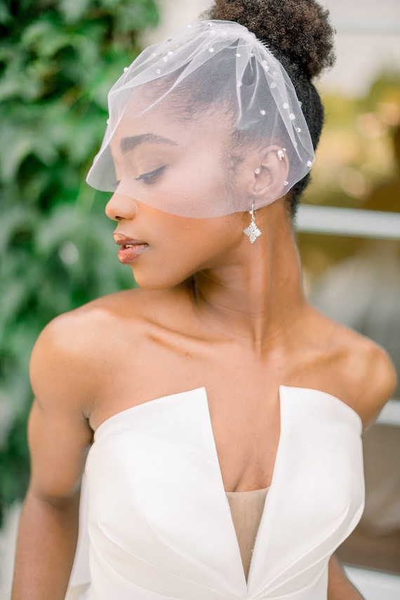 Birdcage veil with thick white pearl beaded headband for fashion