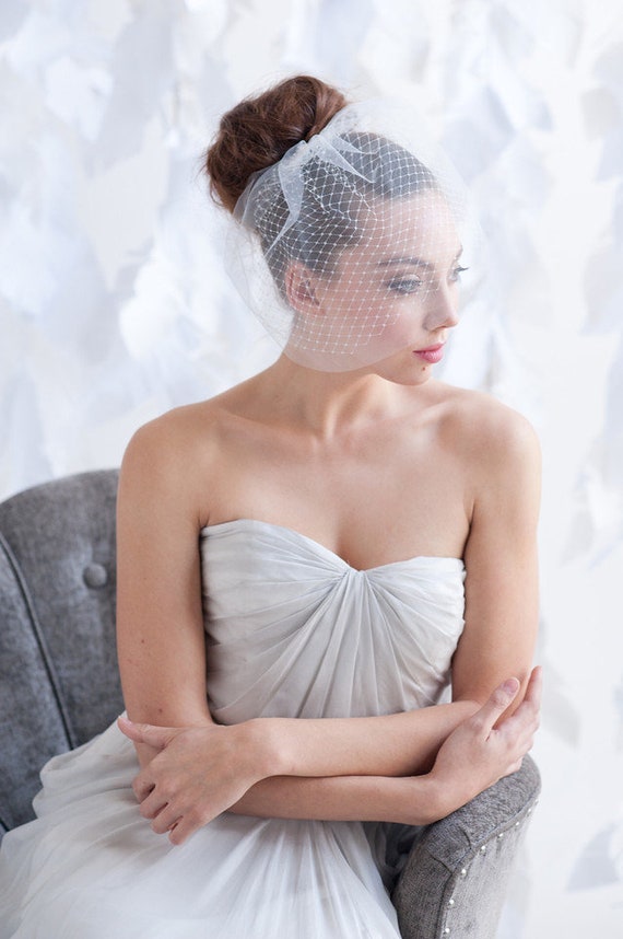 Tessa Kim Mini Birdcage Veil Bridal Ivory / Right Side