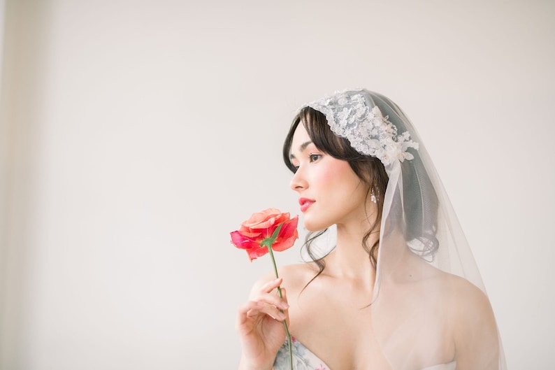 lace bridal veil