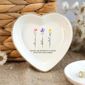 Personalized Birth Flower Jewelry Dish,Friendship Ring Dish,Best Friend Gifts,Wedding Bridesmaid Gift,Trinket Dish for Sister,Birthday Gift