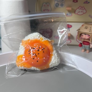 Äggula-risbollar/ Taba Squishy/ Handgjord/ Kram Squishy-leksak/ Stresslindrande leksak/ Ångestlindrande leksak