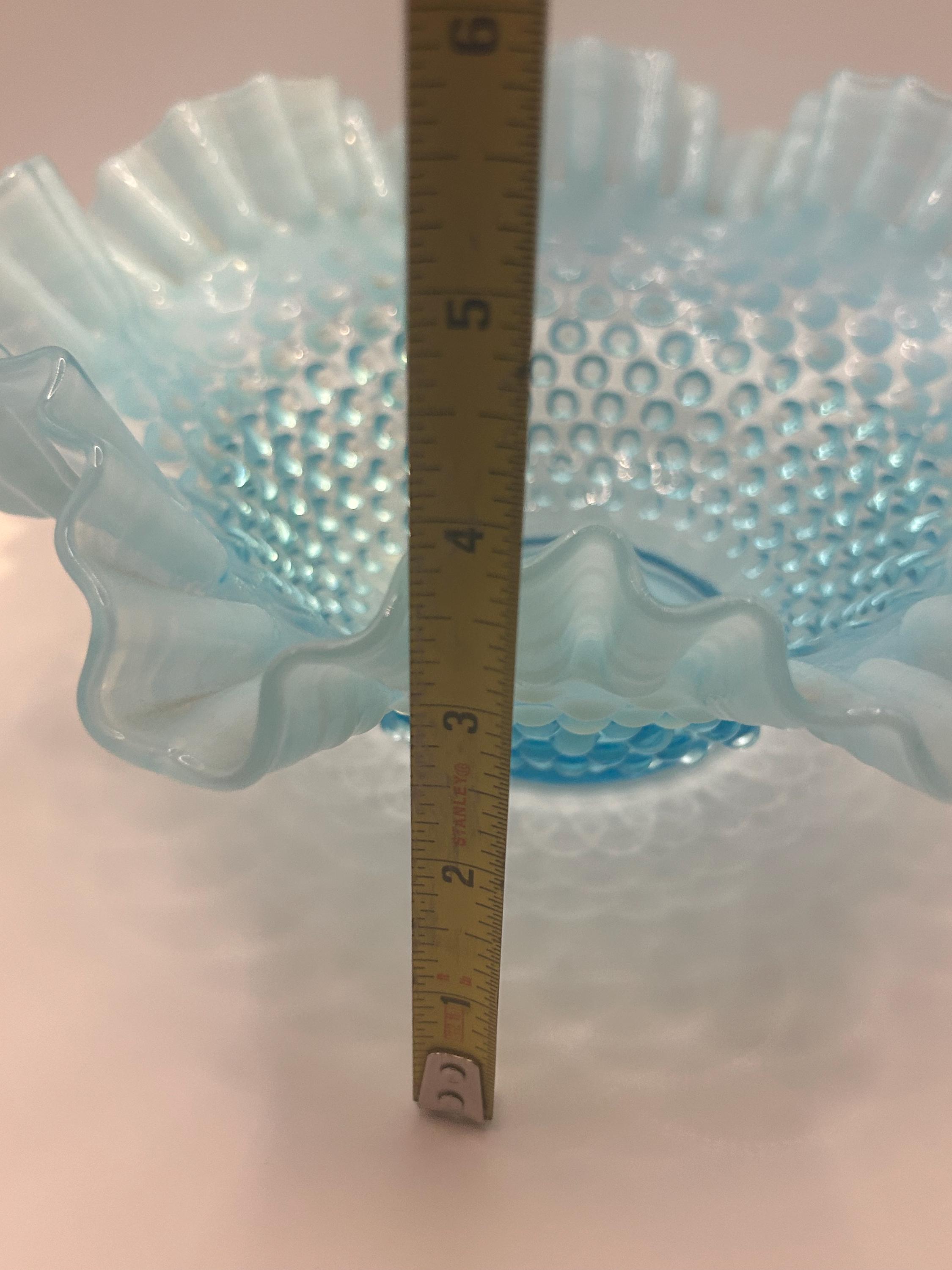 ヴィンテージ フェントン ブルー オパールセント ホブネイル クリンプ