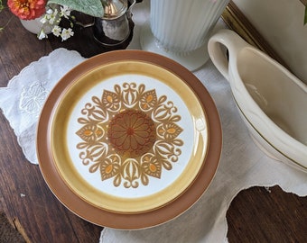 Vintage Electra Casual Cream Stoneware Majestic 9600 Plates - Vintage Set of Electra Stoneware Salad Plates