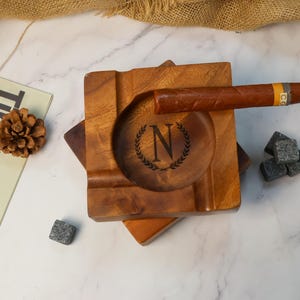 Personalized Cigar Ashtrays, Cigar Stands, Unique Ashtrays, Cigar Accessories, Husband and Father Gifts, Walnut Ashtrays, Groomsmen Gifts