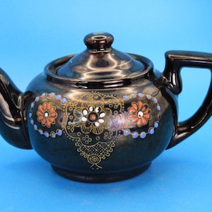 Vintage Japan Hand Painted Tea Pot &quot;Brown Betty&quot; 1960&#39;s