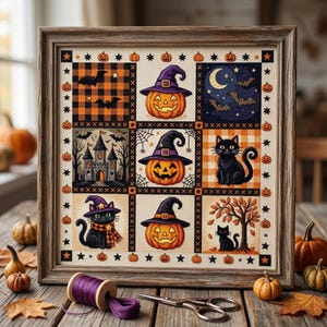 Puede incluir: Un cuadro de punto de cruz con una cuadrícula de nueve cuadrados con temática de Halloween, que incluye calabazas con sombreros de bruja morados, gatos negros, un castillo encantado y murciélagos, bordeado por pequeñas calabazas y estrellas.