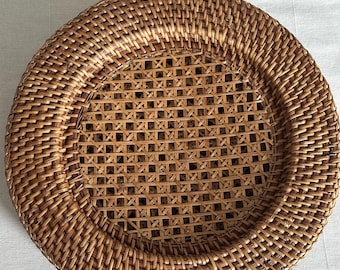 Set of 4 Vintage Rattan Charger Plates – Woven Wicker Placemats, Boho Farmhouse Table Decor