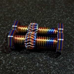 Bolt Twister