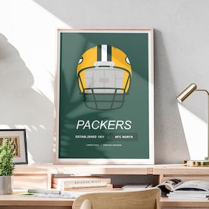 Minimalist Green Bay Packers Helmet Poster, NFL Poster, Green Bay Packers Poster, Office Wall Art, Minimalist Poster Download