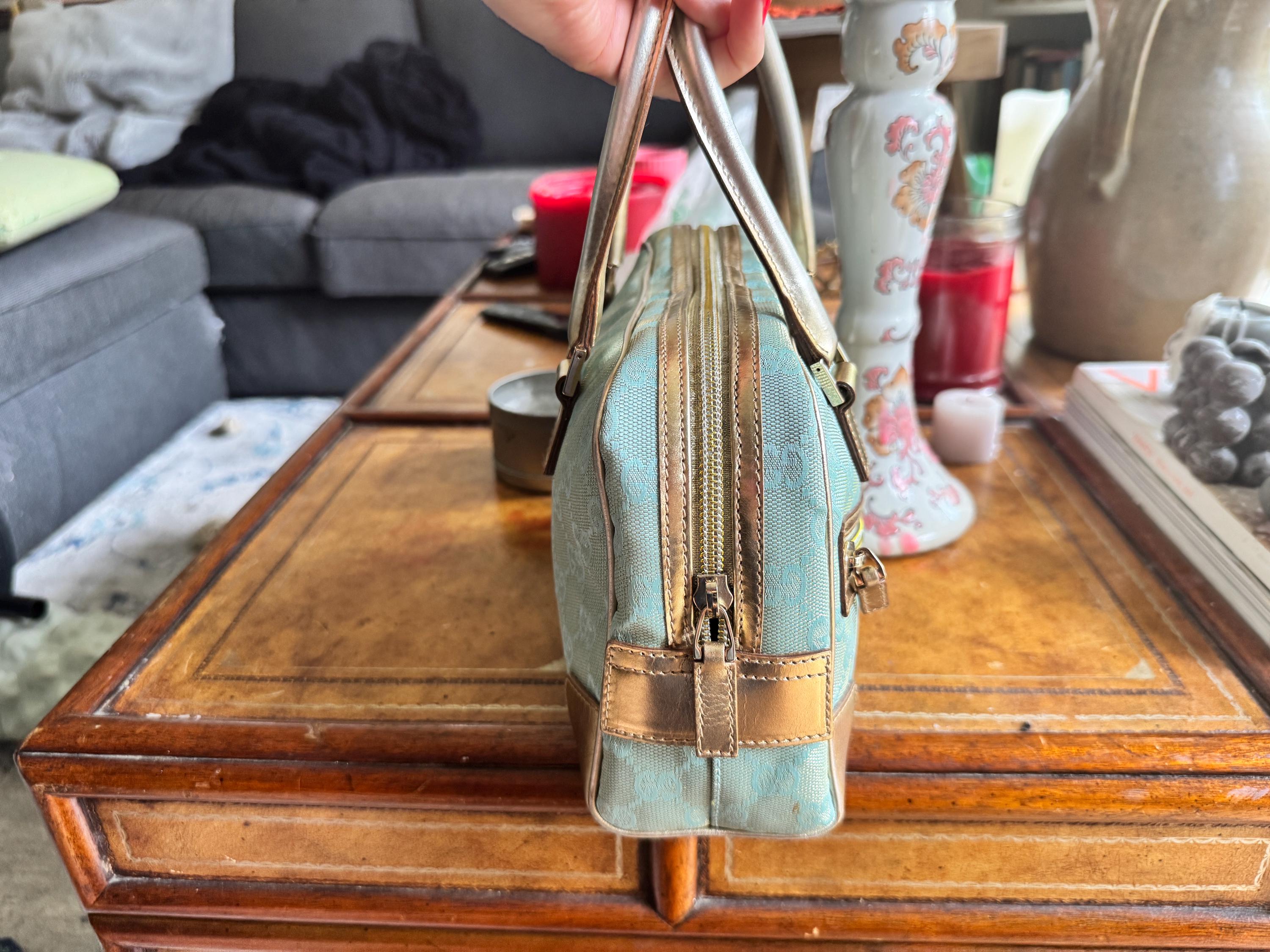 GUCCI GGキャンバス ケース ライトブルー Authentic Gucci Blue GG Canvas Handbag - Etsy