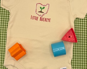 Body para bebé Buckeye® / Body Gerber de manga corta Little Buckeye / Conjunto para bebé de Ohio / Regalo para baby shower / Body para bebé / Bordado