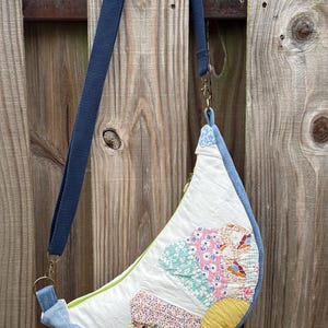 Handmade Dresden Plate Quilt Crossbody Bag | Upcycled Vintage Quilt Purse | One of a Kind Patchwork Shoulder Bag | Cottagecore Boho