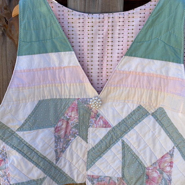 Eight Point Star Quilt Vest| Large Pastel Patchwork Vest | Upcycled Textile