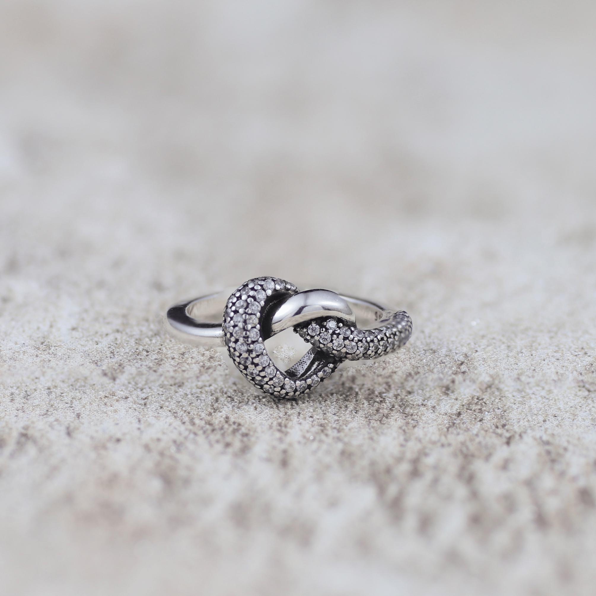925 Sterling Silber Liebesknotenring • Zierlicher Zirkonia Versprechensring für Sie • Eleganter symbolischer Schmuck • Minimalistisches Geschenk für jeden Tag