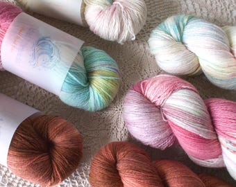 Handgefärbtes Garn | Leichte Wolle-Baumwoll-Kollektion | Landschaft Serie | 50 Wolle 50 Baumwolle | Fingering 100g über 400 m