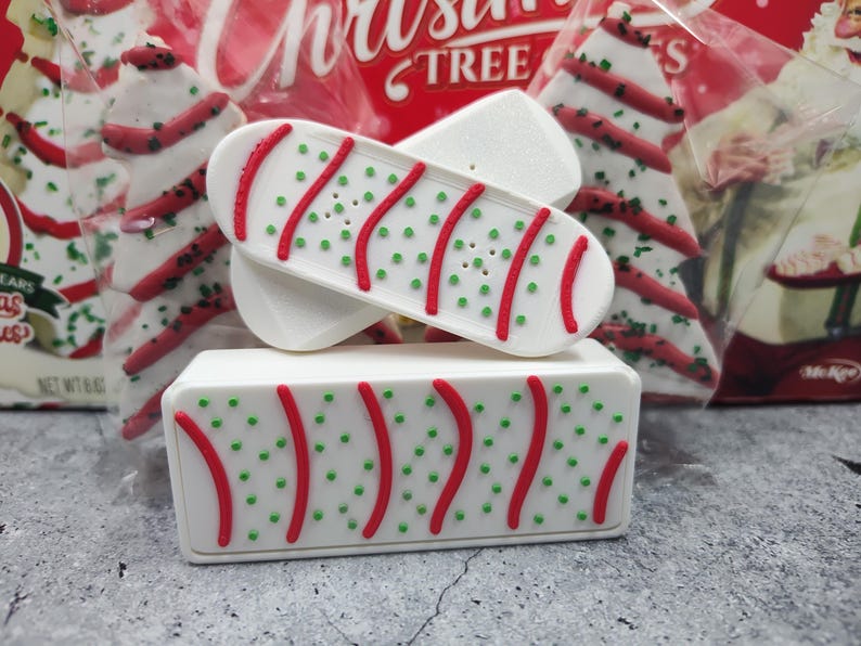 Kickflip Magnetic Fidget toy Holiday Cake