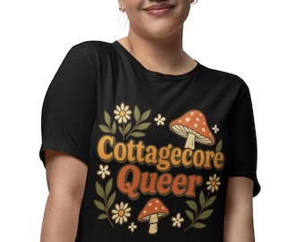 Cottagecore Queer Pilz T-Shirt: LGBTQ Pride Unisex Top