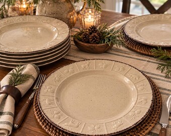 Juego de 5 platos llanos Bass Pro Shops Wilderness, diseño Wildlife Cabin Lodge, de gres, nuevos sin caja.