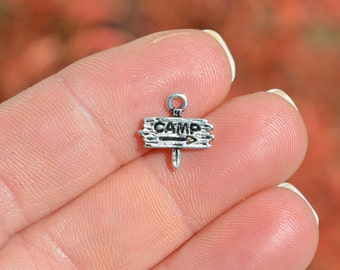 10 x Tibetan Silver CAMP SIGN CAMPING TENT HOLIDAY TRAVEL 3D 13mm Charms Pendant