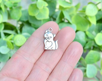 BULK 25 Cat Charms Antique Silver BCAT10