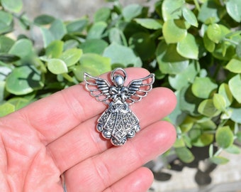 1  Angel Silver Tone Charm SC6904