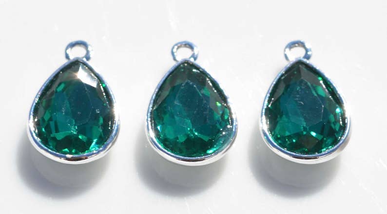 BULK 20 Green Glass Birthstone Teardrop Charms SC5043