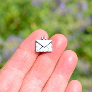 1  Envelope Silver Tone Charm SC1840