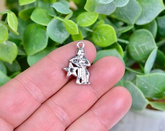 BULK 20 Aquarius Zodiac  Silver Tone Charms  SC6958