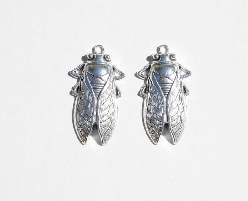 BULK 10 Cicada Sprinkhaan Grote Bug Silver Tone Charms SC6251 afbeelding 2