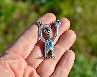 1 ET Alien Silver Tone  3D Charm SC5931