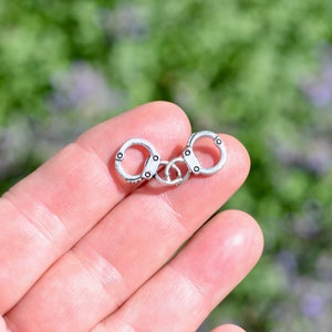 BULK 20 Handcuff Connector Silver Tone Charms SC1639