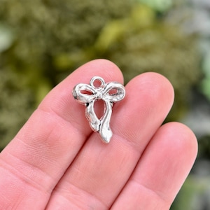 BULK 20 Bow Tie  Silver Tone Charms SC2147