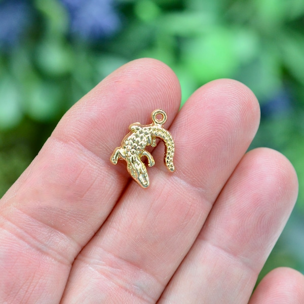 5  Alligator Gold Tone Charms GC5607