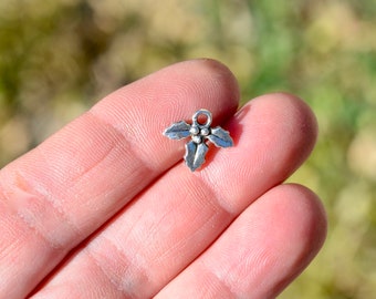 BULK 50   Holly Leaf Silver Tone Charms SC6410