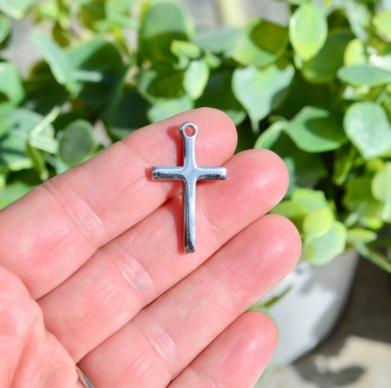 BULK 10 Stainless Steel Cross Charms SC6822 