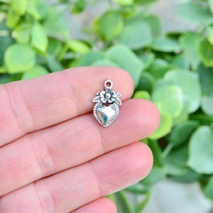 BULK 50  Silver  Heart with Flowers Charms SC2022